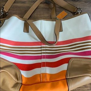 Coach purse ! Used 1-2 times. Perfect for summer!